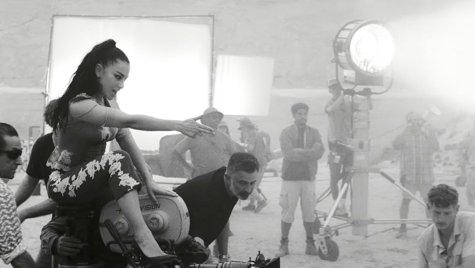 «Camera» por Charli xcx.