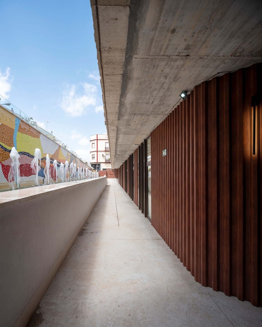 Casa de la juventud por DUNAR arquitectos + Felipe Retuerto. Fotografía por RN Fotógrafos.