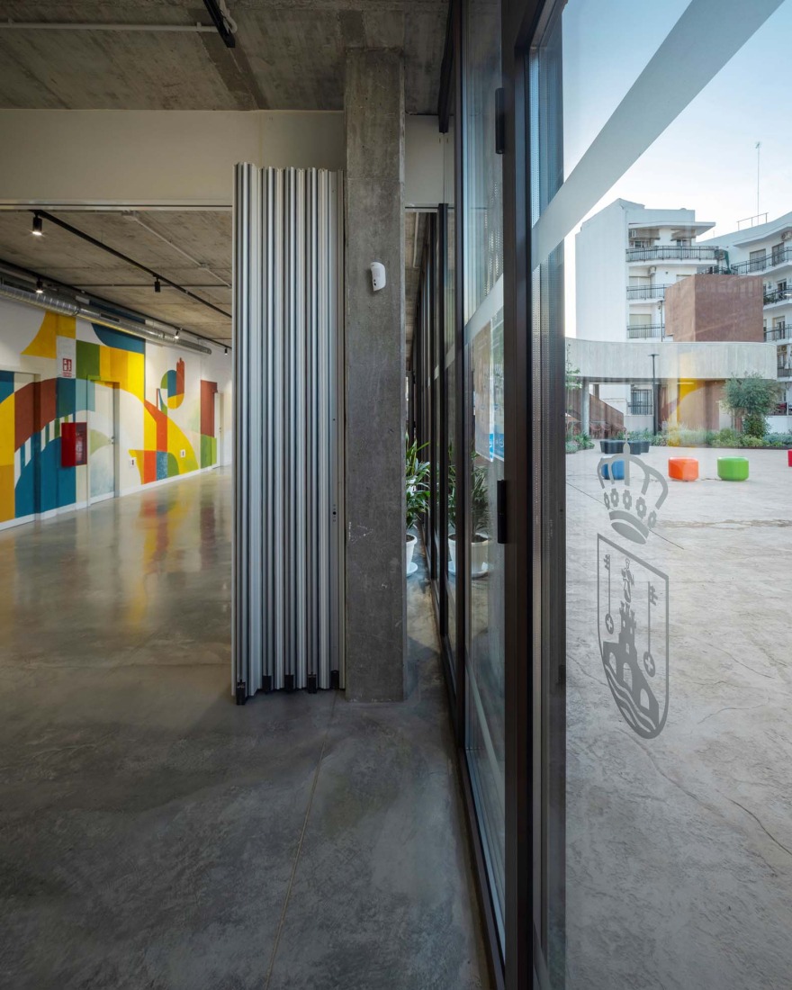 Casa de la juventud por DUNAR arquitectos + Felipe Retuerto. Fotografía por RN Fotógrafos.