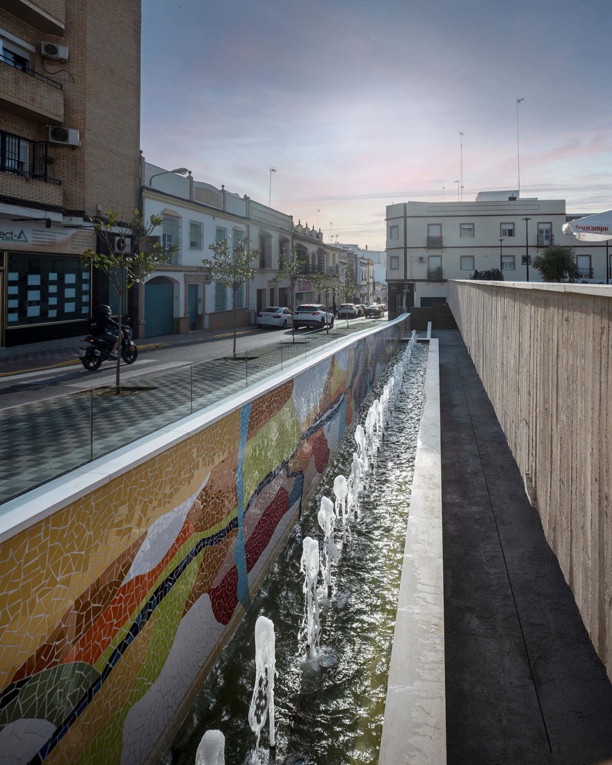 Casa de la juventud por DUNAR arquitectos + Felipe Retuerto. Fotografía por RN Fotógrafos.