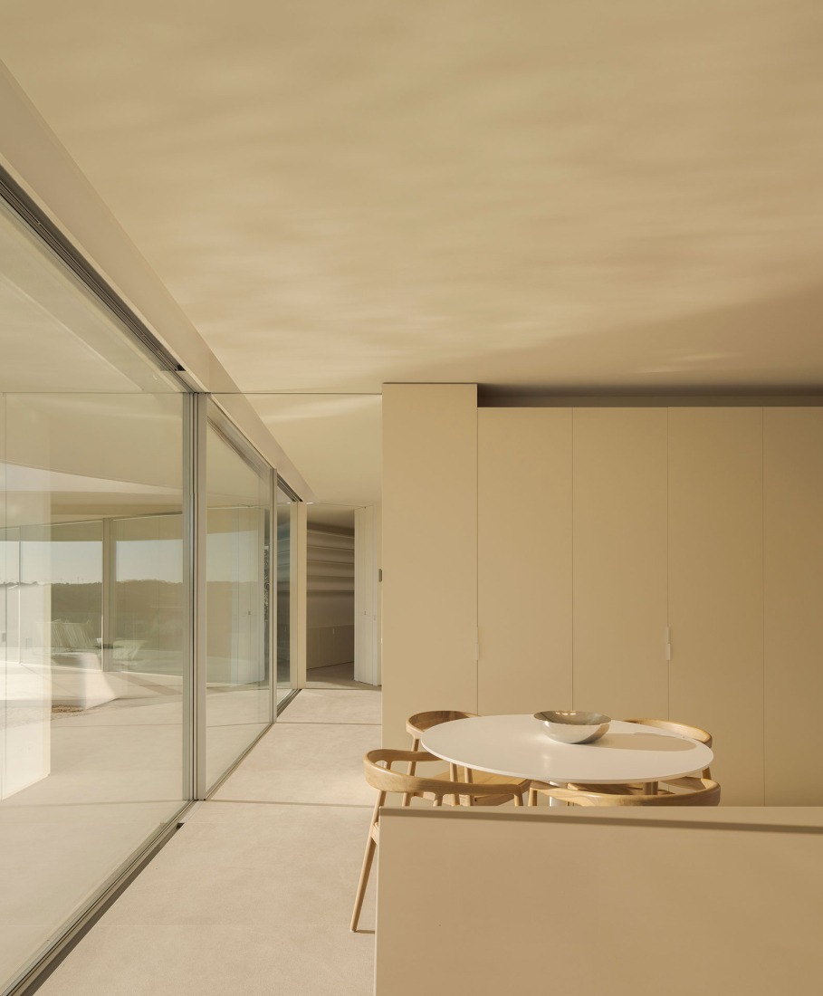 House in Las Rozas by Fran Silvestre Arquitectos. Photograph by Fernando Guerra.
