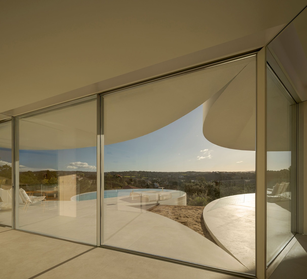 House in Las Rozas by Fran Silvestre Arquitectos. Photograph by Fernando Guerra.