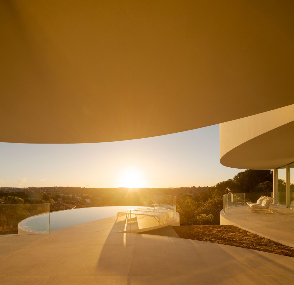 House in Las Rozas by Fran Silvestre Arquitectos. Photograph by Fernando Guerra.