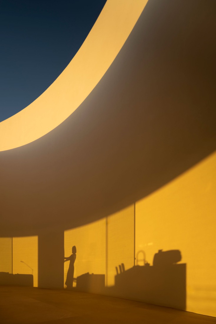 House in Las Rozas by Fran Silvestre Arquitectos. Photograph by Fernando Guerra.