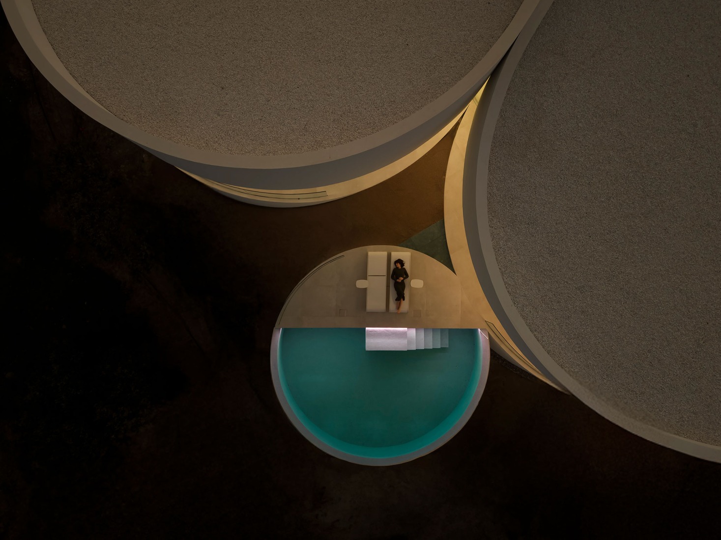 House in Las Rozas by Fran Silvestre Arquitectos. Photograph by Fernando Guerra.