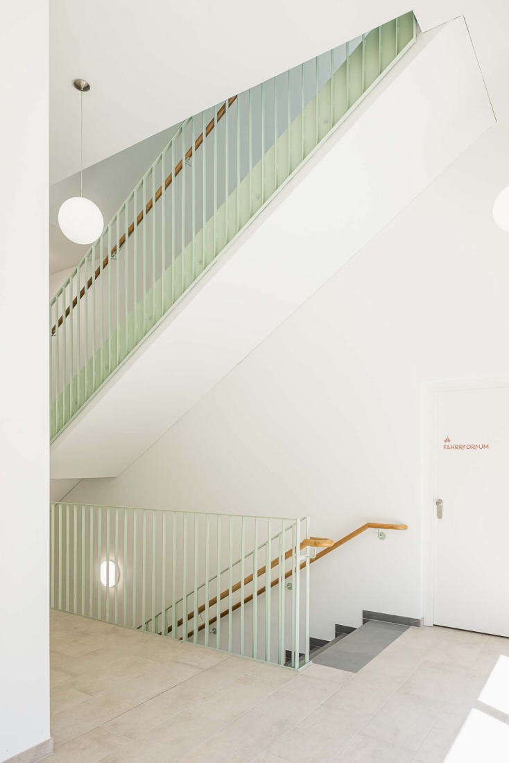 «ATT - Red Emma» por Gerner Gerner Plus + AllesWirdGut. Fotografía por Tschinkersten.