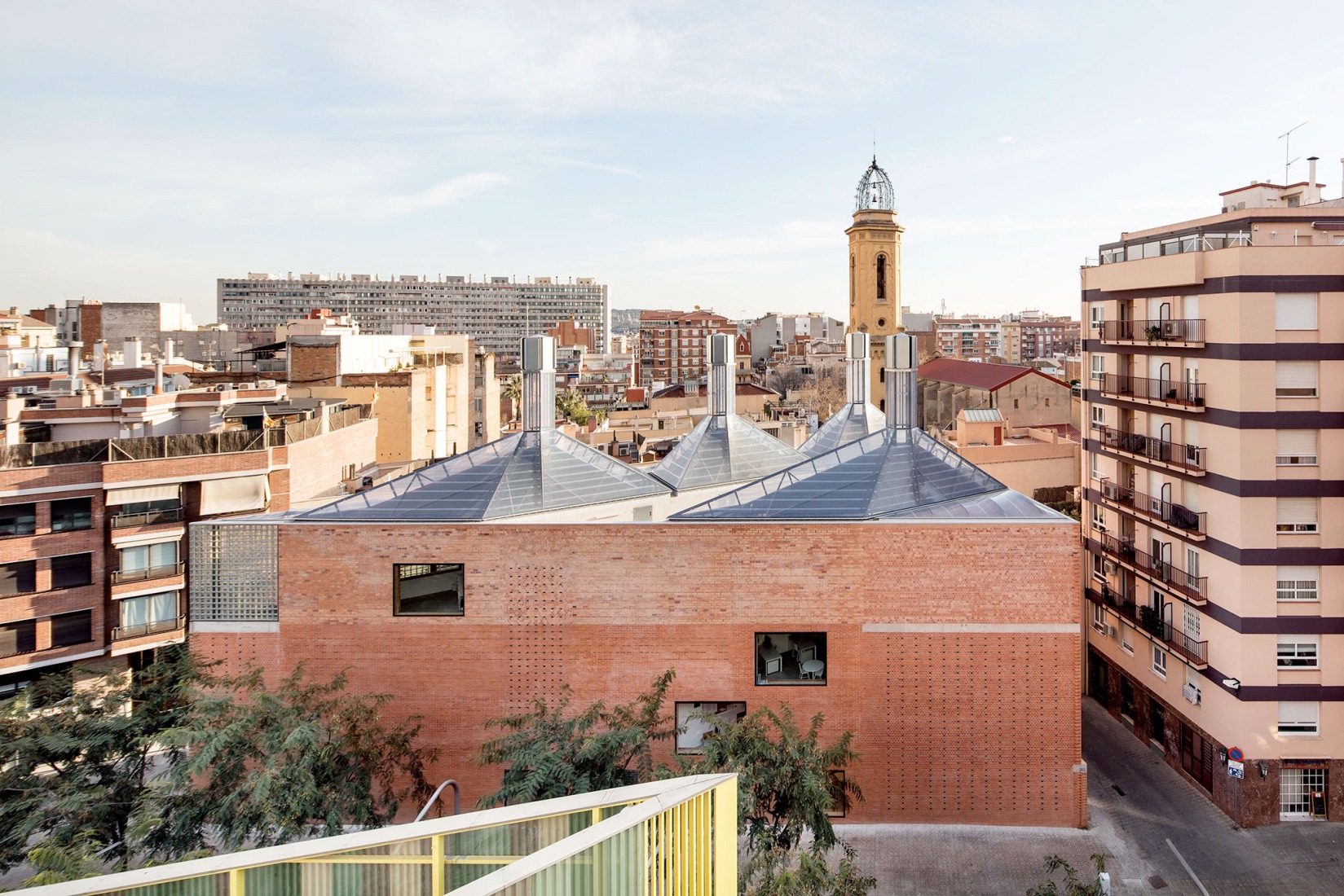 Cristalleries Planell Civic Center by H Arquitectes. Photograph by Adrià Goula.