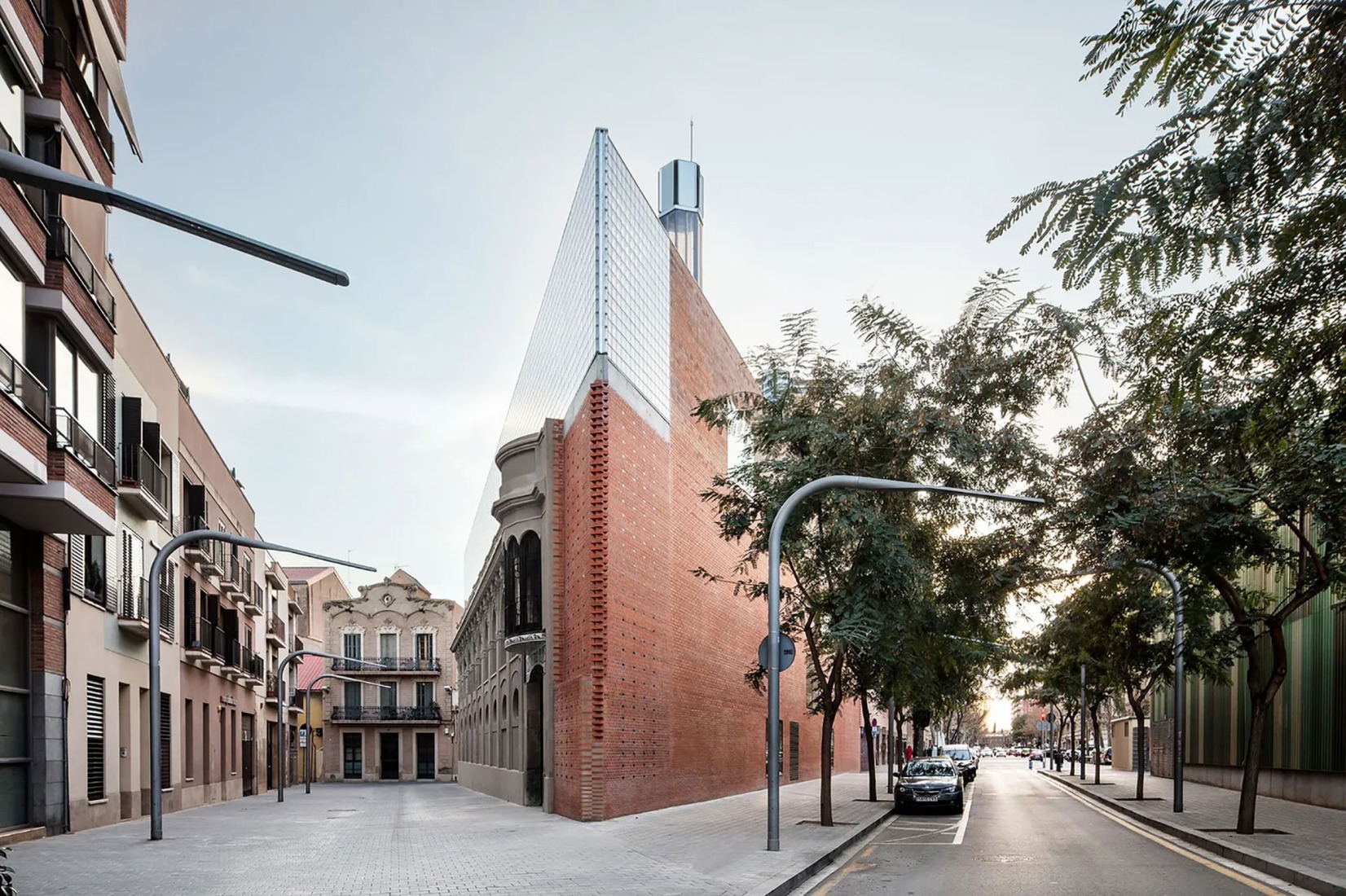 Cristalleries Planell Civic Center by H Arquitectes. Photograph by Adrià Goula.