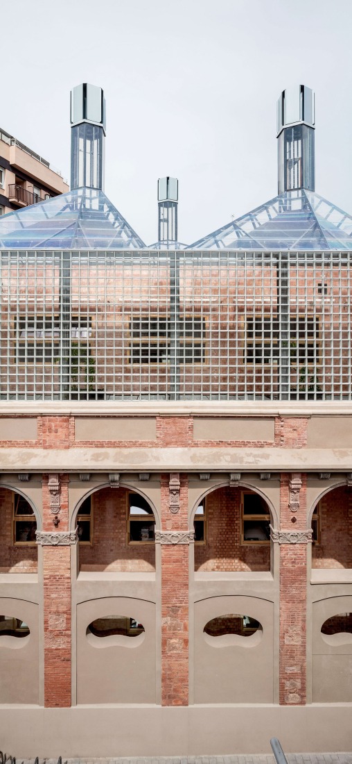 Cristalleries Planell Civic Center by H Arquitectes. Photograph by Adrià Goula.