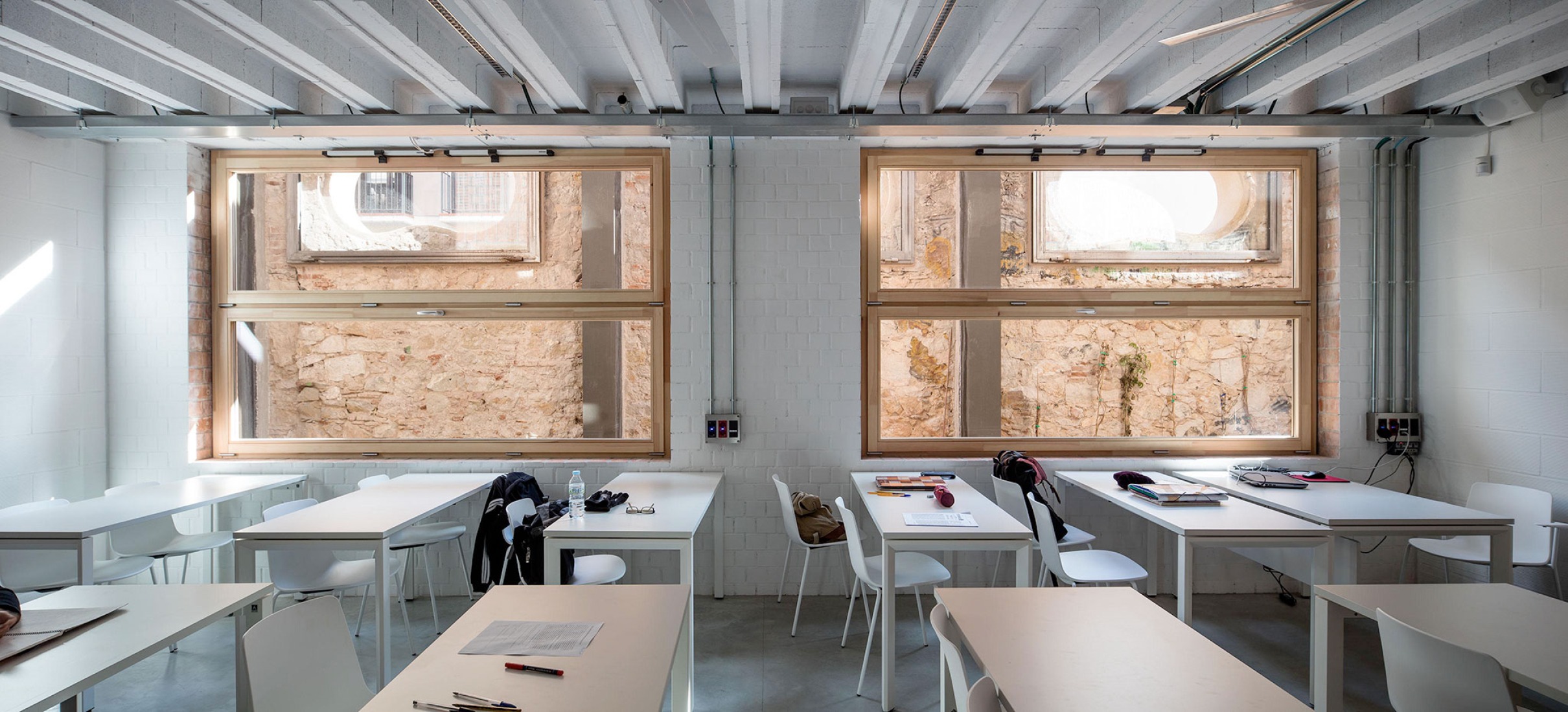 Cristalleries Planell Civic Center by H Arquitectes. Photograph by Adrià Goula.