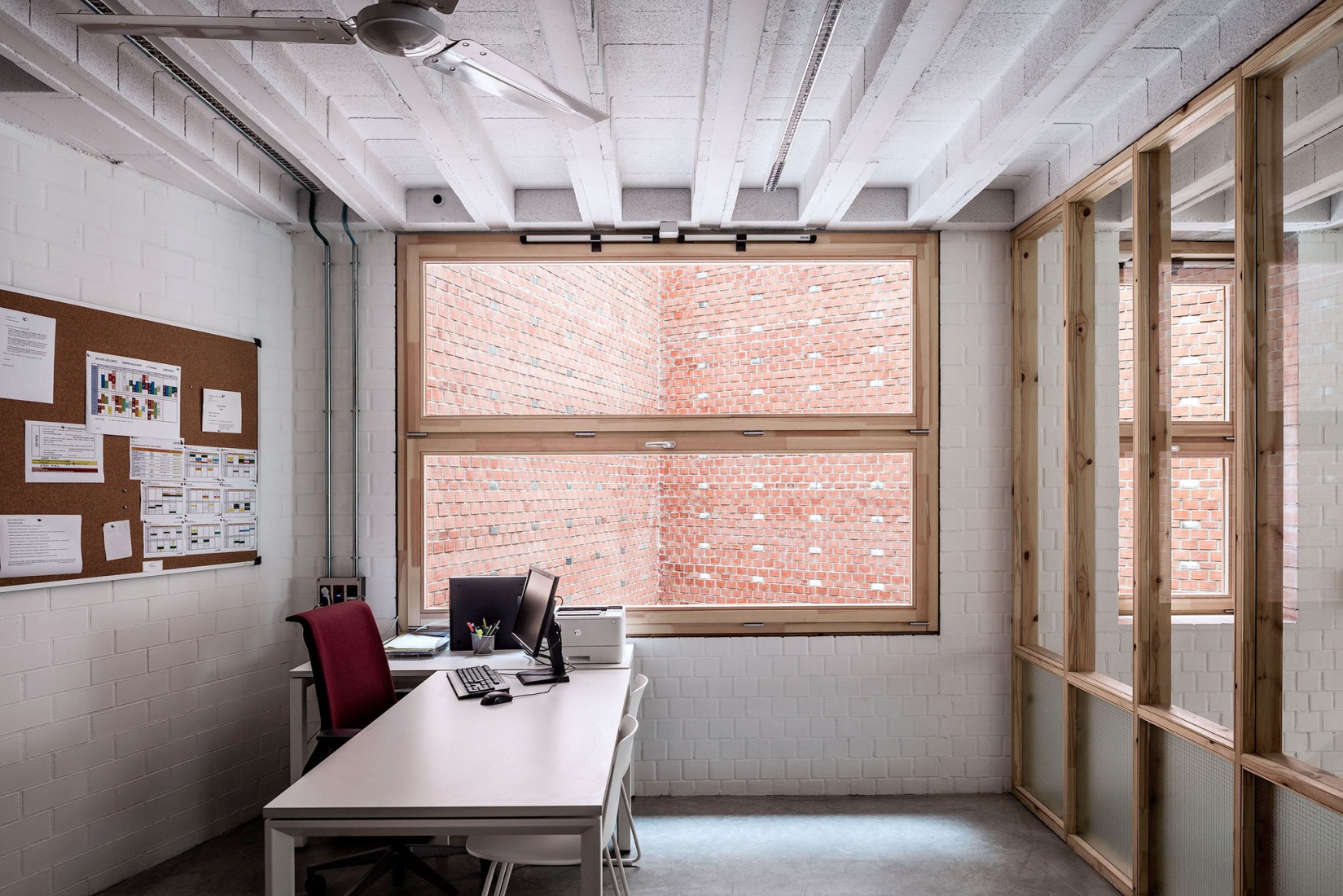 Cristalleries Planell Civic Center by H Arquitectes. Photograph by Adrià Goula.