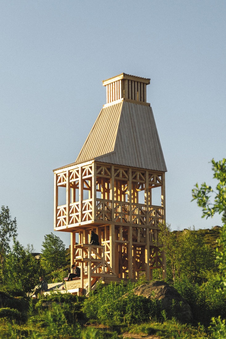Kola Bay Lighthouse Viewpoint by Evgeny Makarenko Timber Architecture Workshop. Photograph by Alexey Arushanyan, Alexey Malenchik, Tatiana Okuneva.