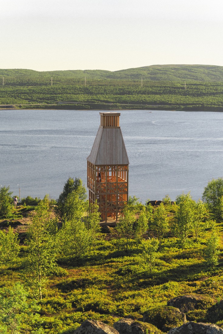 Kola Bay Lighthouse Viewpoint by Evgeny Makarenko Timber Architecture Workshop. Photograph by Alexey Arushanyan, Alexey Malenchik, Tatiana Okuneva.