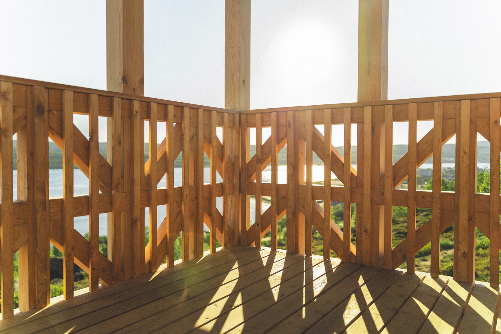Kola Bay Lighthouse Viewpoint by Evgeny Makarenko Timber Architecture Workshop. Photograph by Alexey Arushanyan, Alexey Malenchik, Tatiana Okuneva.