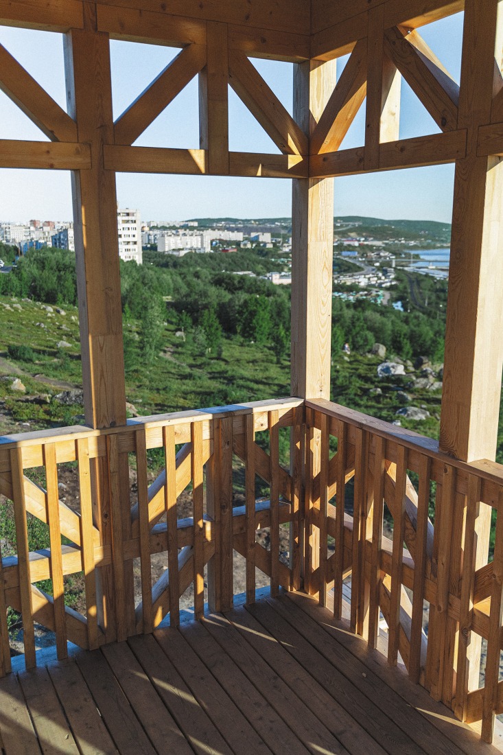 Kola Bay Lighthouse Viewpoint by Evgeny Makarenko Timber Architecture Workshop. Photograph by Alexey Arushanyan, Alexey Malenchik, Tatiana Okuneva.