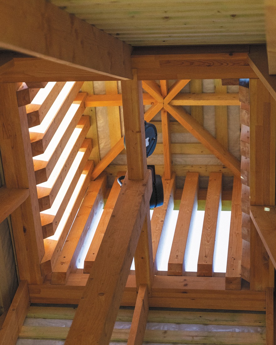 Kola Bay Lighthouse Viewpoint by Evgeny Makarenko Timber Architecture Workshop. Photograph by Alexey Arushanyan, Alexey Malenchik, Tatiana Okuneva.