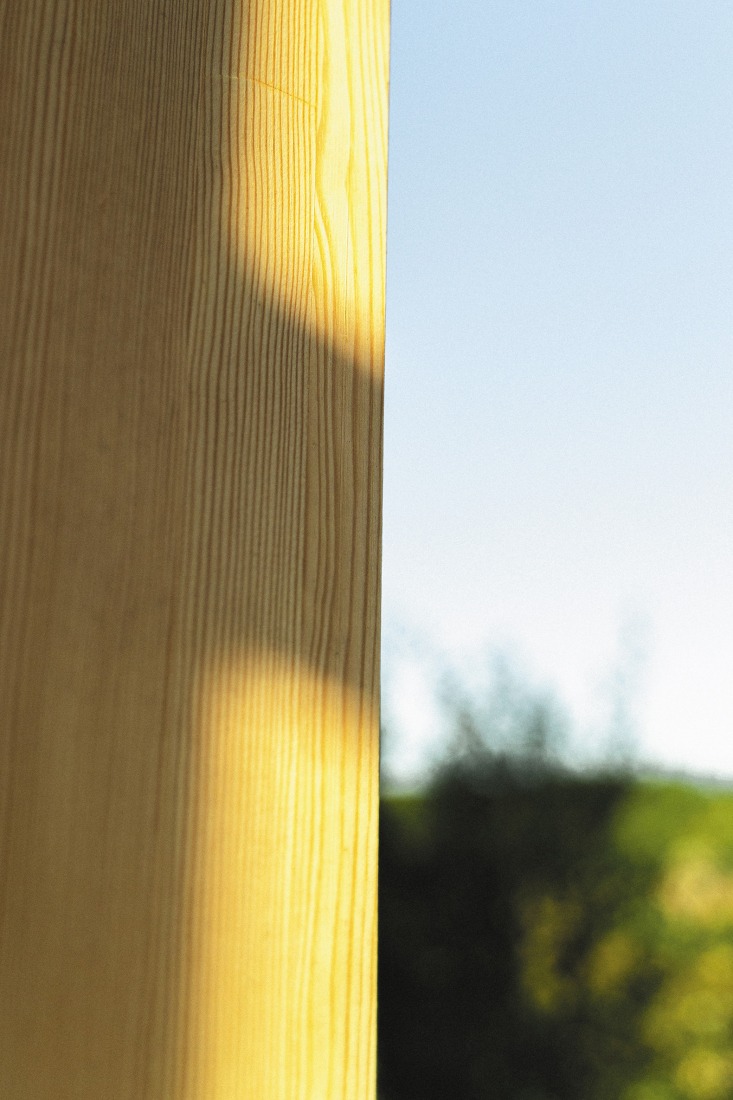 Kola Bay Lighthouse Viewpoint by Evgeny Makarenko Timber Architecture Workshop. Photograph by Alexey Arushanyan, Alexey Malenchik, Tatiana Okuneva.