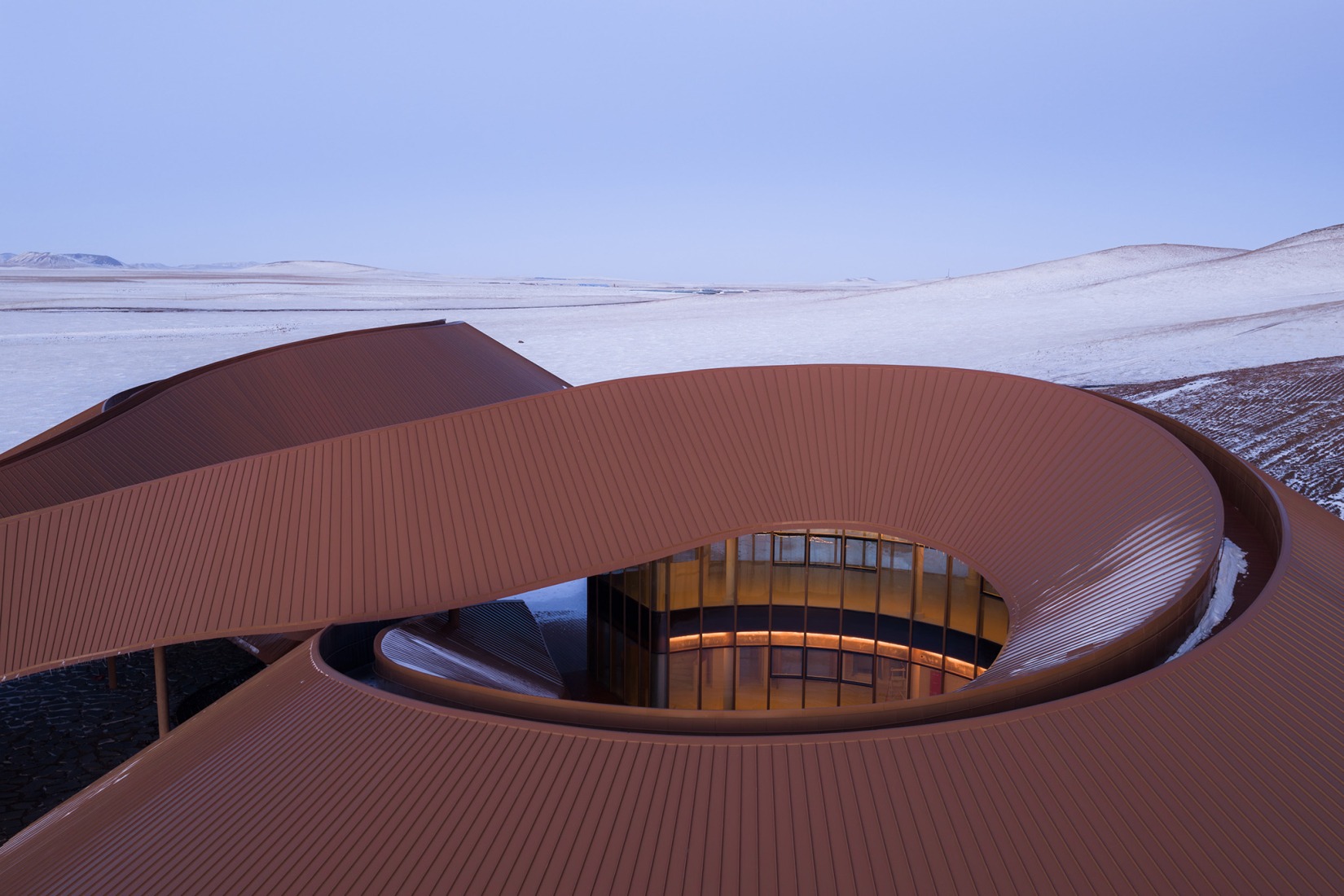 Centro de visitantes de «Volcano-In» por PLAT ASIA. Fotografía por Arch-Exist Photography.