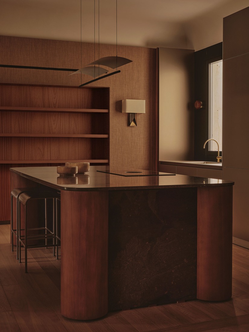 Home renovation in Conde de Aranda, by Pulso Estudio + Pr Arquitectura. Photography by David Zarzoso.