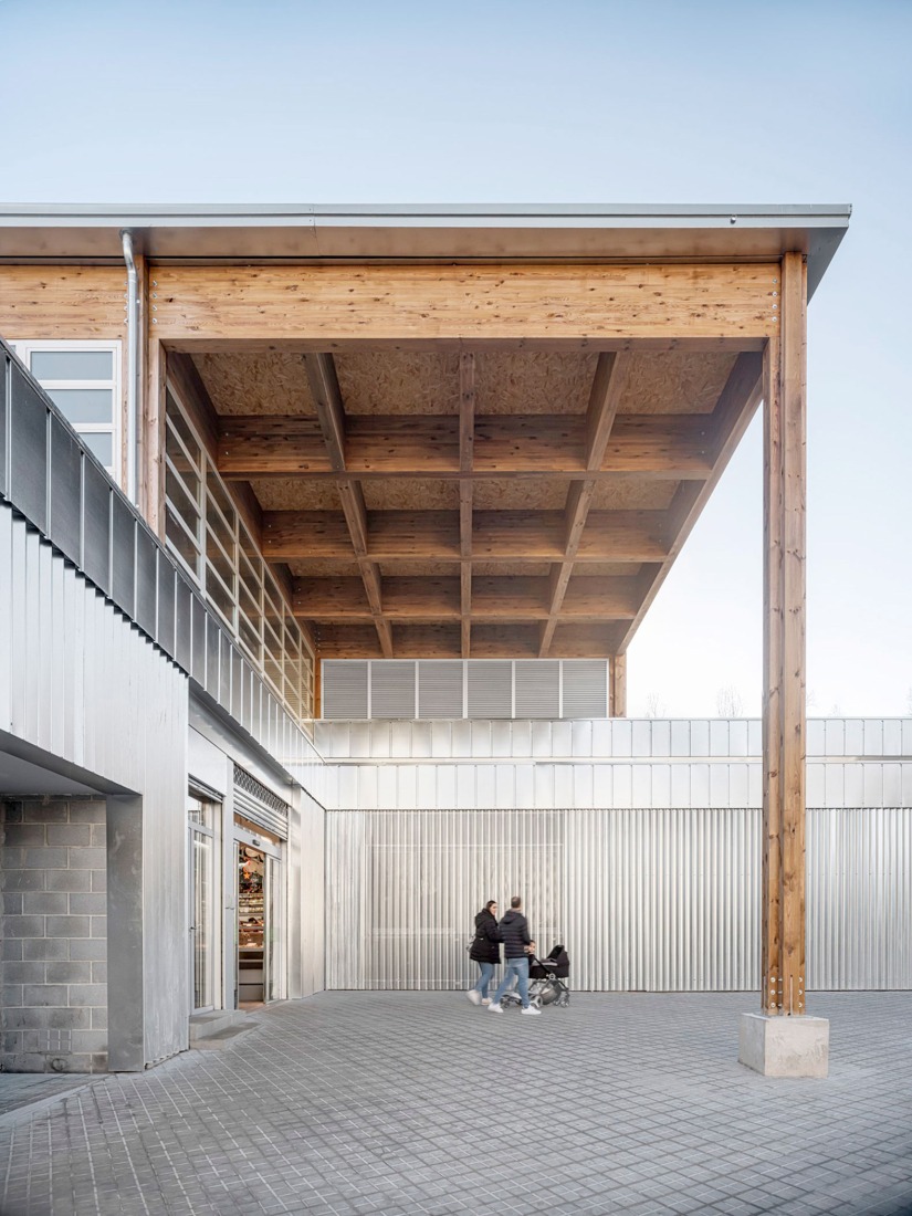 Mercado Provisional de Horta, por Ravetllat Arquitectura + Carles Enrich Studio. Fotografía por Adrià Goula y Carles Enrich. 