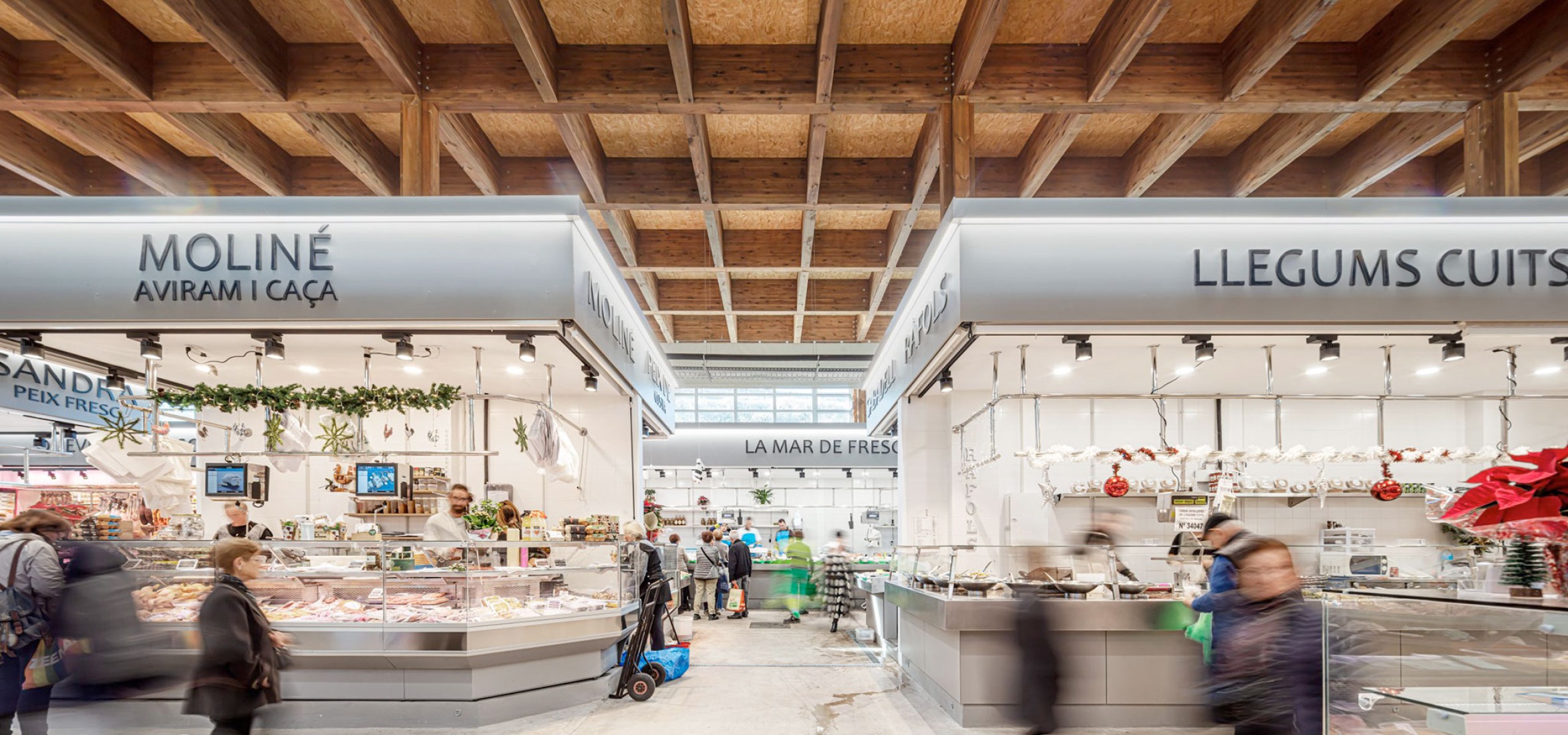 Mercado Provisional de Horta, por Ravetllat Arquitectura + Carles Enrich Studio. Fotografía por Adrià Goula y Carles Enrich. 