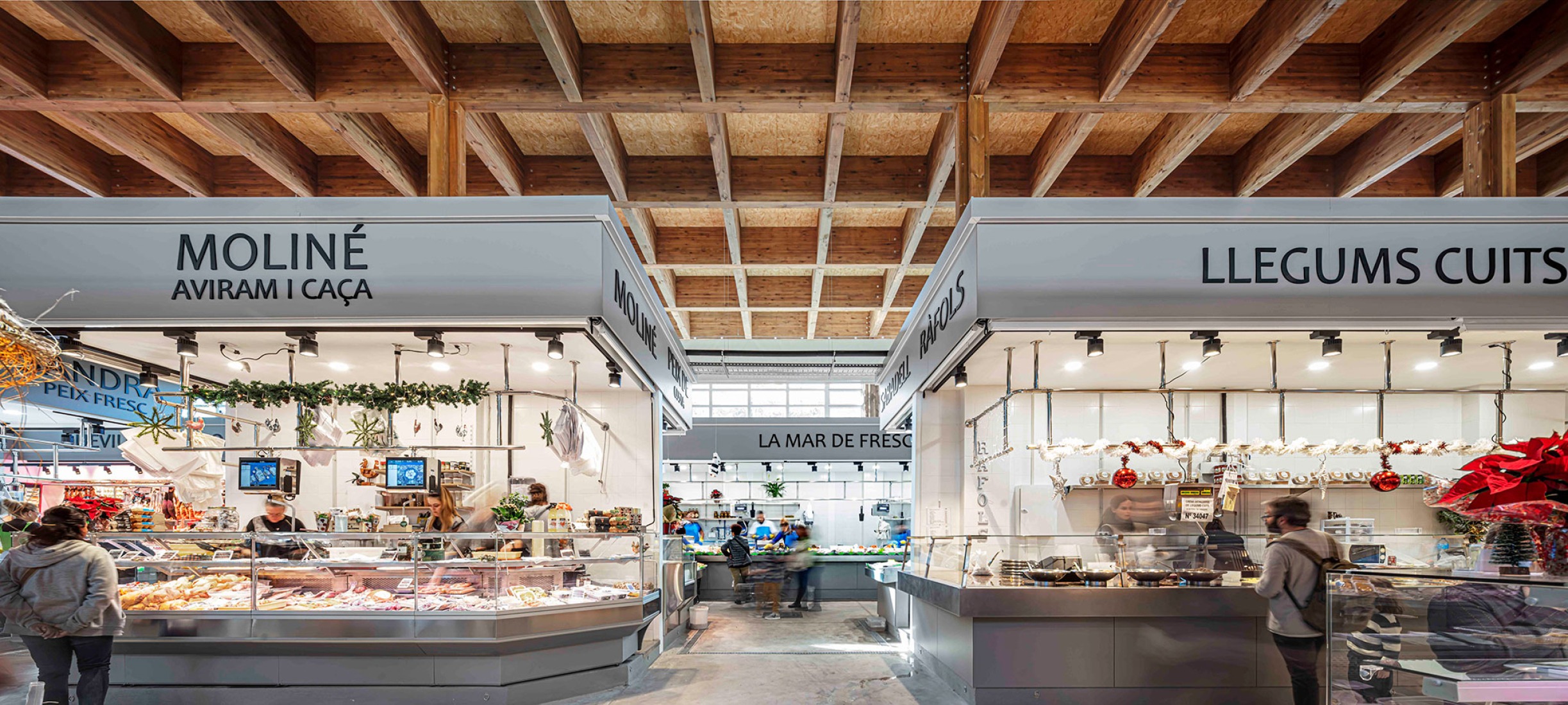 Mercado Provisional de Horta, por Ravetllat Arquitectura + Carles Enrich Studio. Fotografía por Adrià Goula y Carles Enrich. 