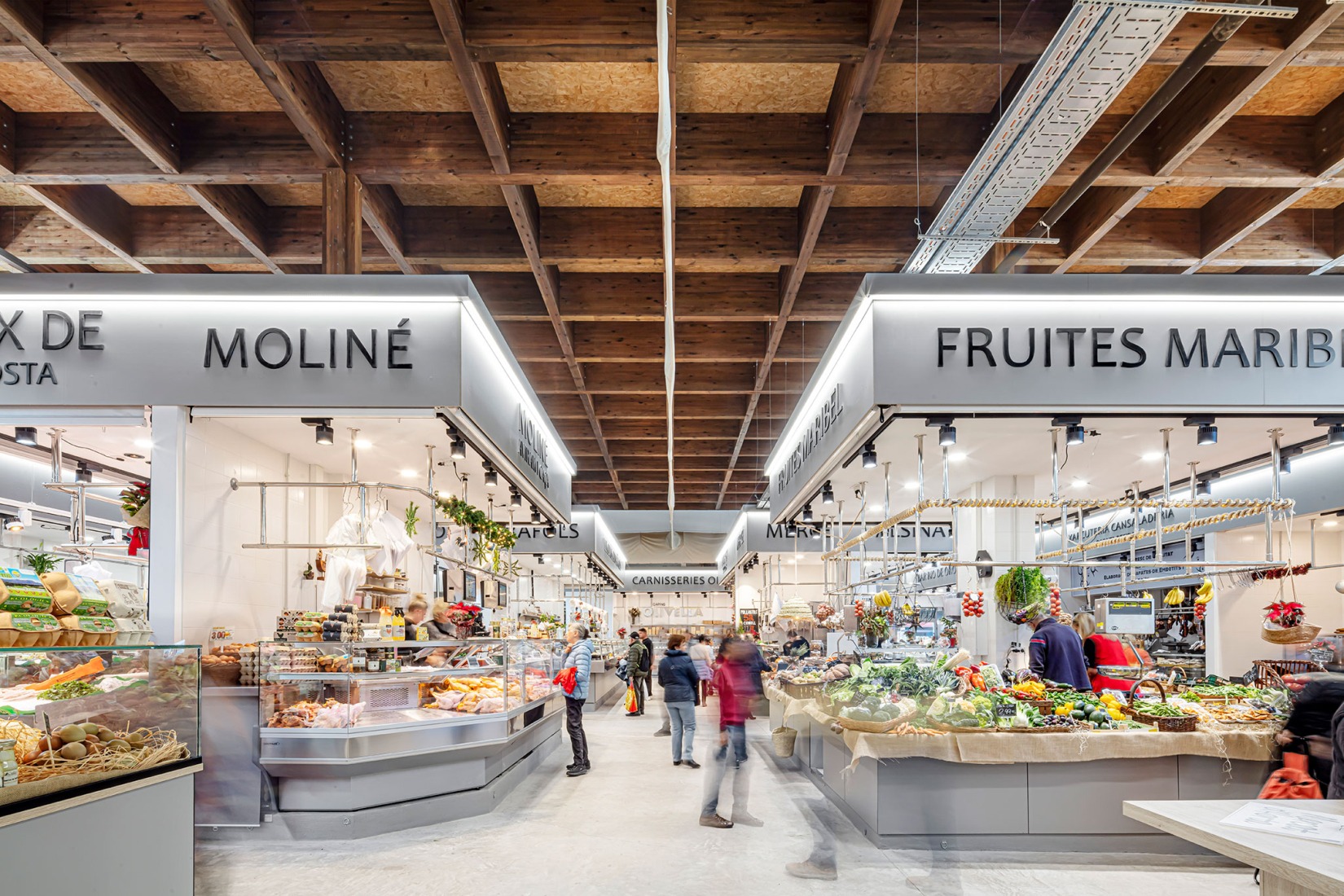 Mercado Provisional de Horta, por Ravetllat Arquitectura + Carles Enrich Studio. Fotografía por Adrià Goula y Carles Enrich. 