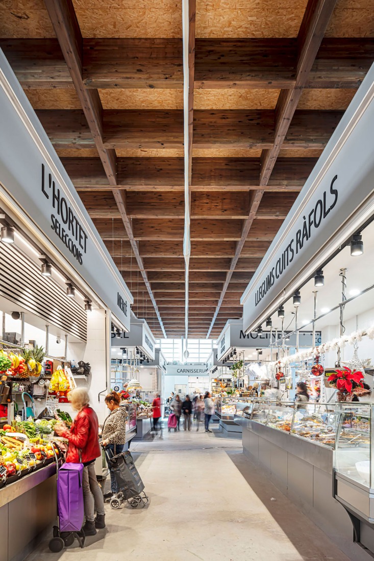 Mercado Provisional de Horta, por Ravetllat Arquitectura + Carles Enrich Studio. Fotografía por Adrià Goula y Carles Enrich. 