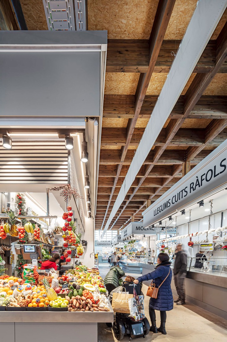 Mercado Provisional de Horta, por Ravetllat Arquitectura + Carles Enrich Studio. Fotografía por Adrià Goula y Carles Enrich. 