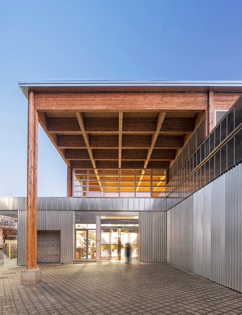 Mercado Provisional de Horta, por Ravetllat Arquitectura + Carles Enrich Studio. Fotografía por Adrià Goula y Carles Enrich. 