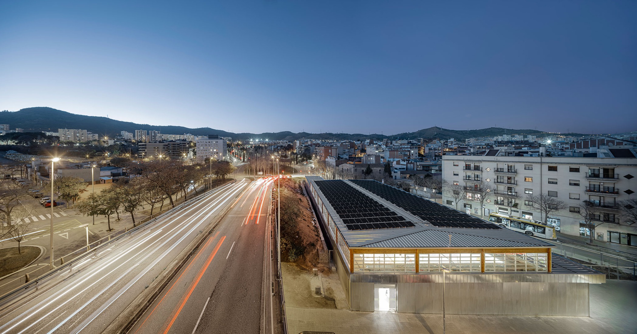 Mercado Provisional de Horta, por Ravetllat Arquitectura + Carles Enrich Studio. Fotografía por Adrià Goula y Carles Enrich. 