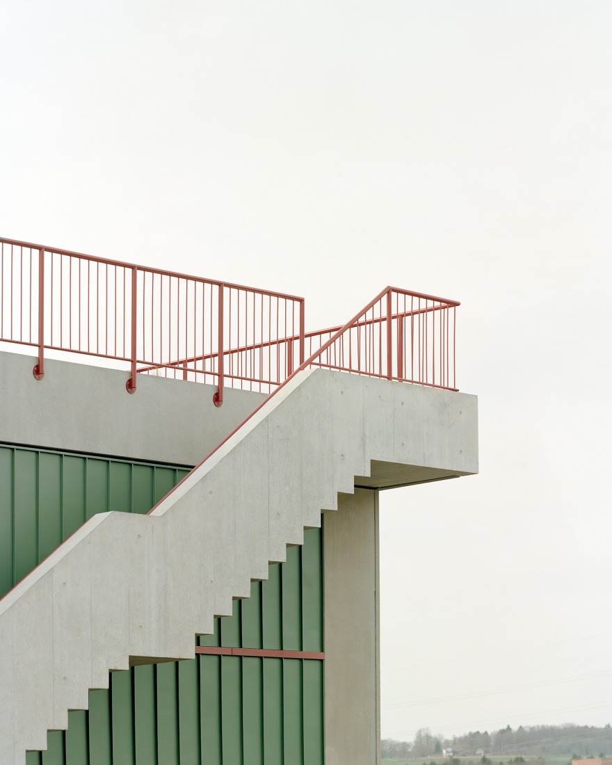 Edificio de uso mixto en Forel por Samir Alaoui Architects Sàrl. Fotografía por Rasmus Norlander.