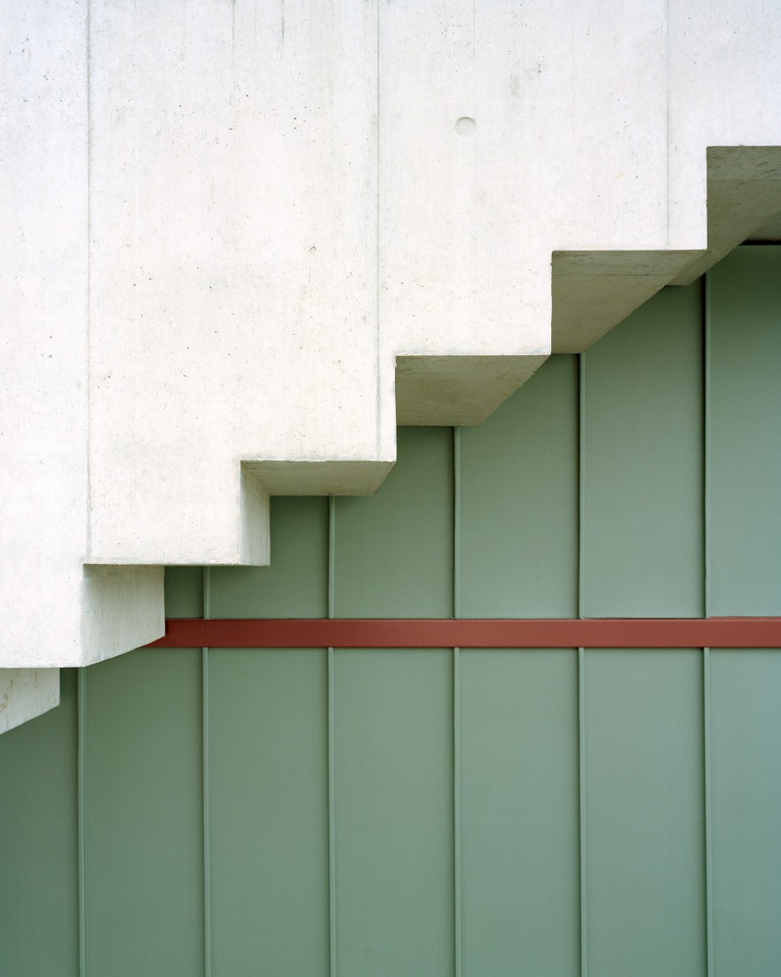 Edificio de uso mixto en Forel por Samir Alaoui Architects Sàrl. Fotografía por Rasmus Norlander.