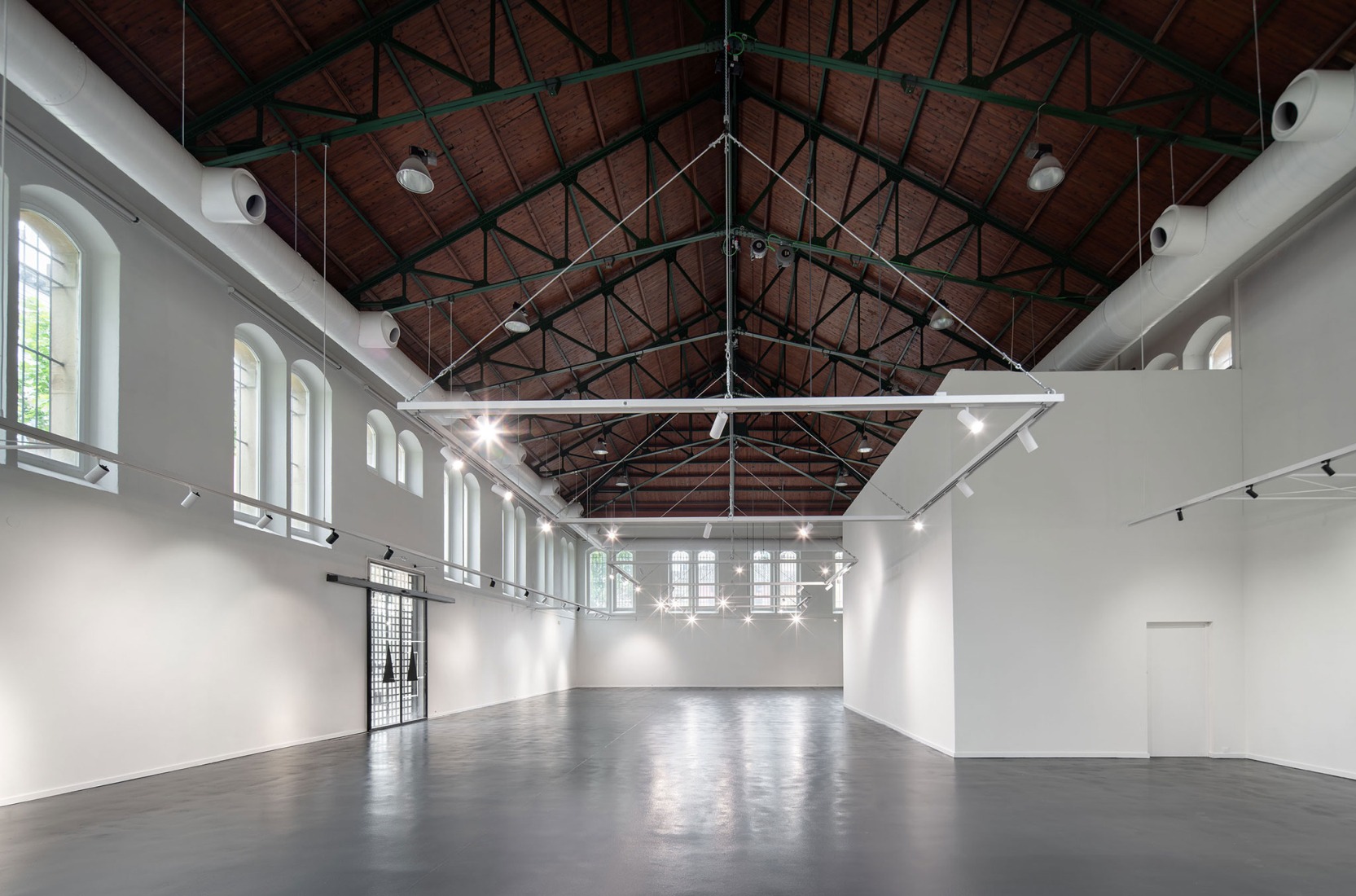 Reforma y digitalización Sala Amós Salvador por Sergio Rojo. Fotografía por Josema Cutillas.