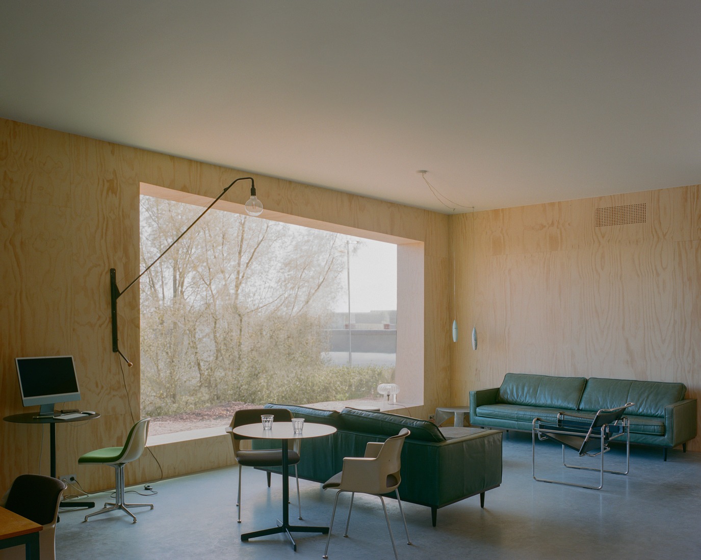 Showdepot DE.GROEN by Space Encounters. Photograph by Lorenzo Zandri.