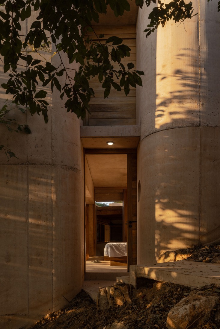 Ten feet House by Studio Font. Photograph by Alber Studio.