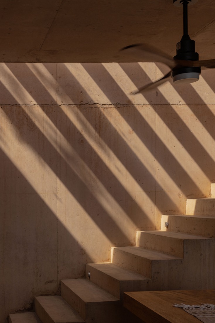 Ten feet House by Studio Font. Photograph by Alber Studio.