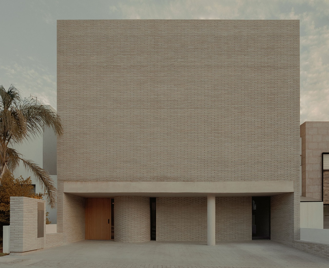 "Casa Refugio" by Taller Segovia Molina. Photograph by Zaickz.