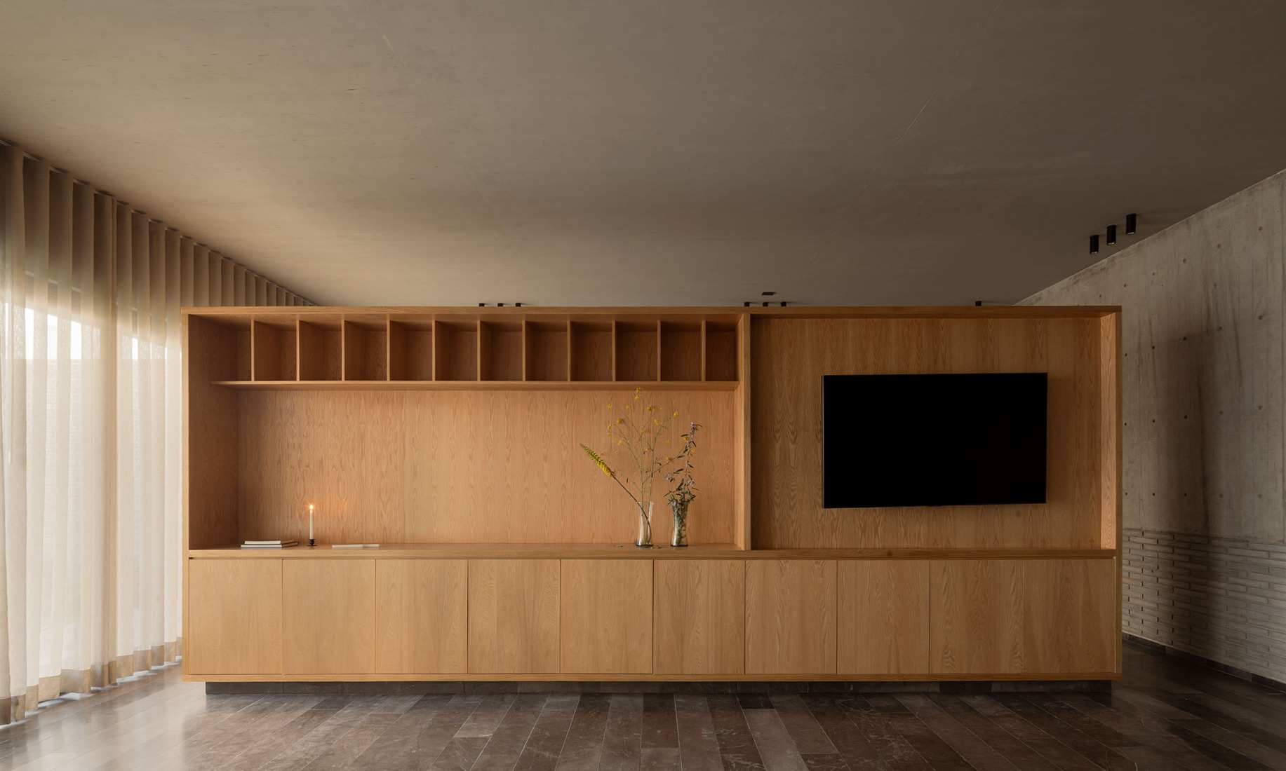 "Casa Refugio" by Taller Segovia Molina. Photograph by César Belio.