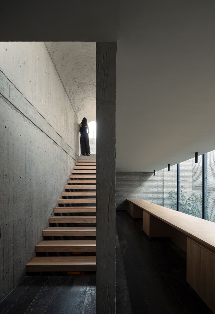 "Casa Refugio" by Taller Segovia Molina. Photograph by César Belio.