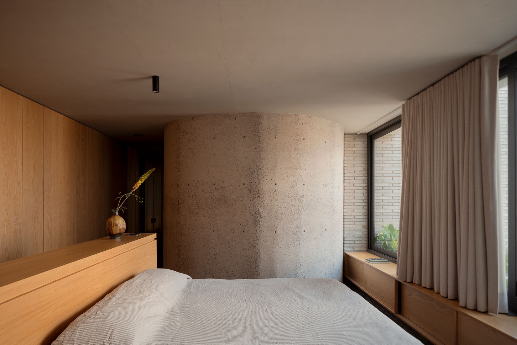 "Casa Refugio" by Taller Segovia Molina. Photograph by César Belio.