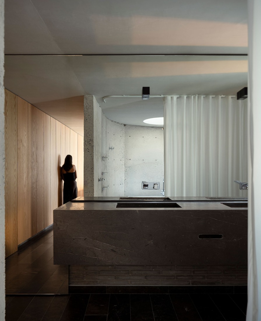 "Casa Refugio" by Taller Segovia Molina. Photograph by César Belio.