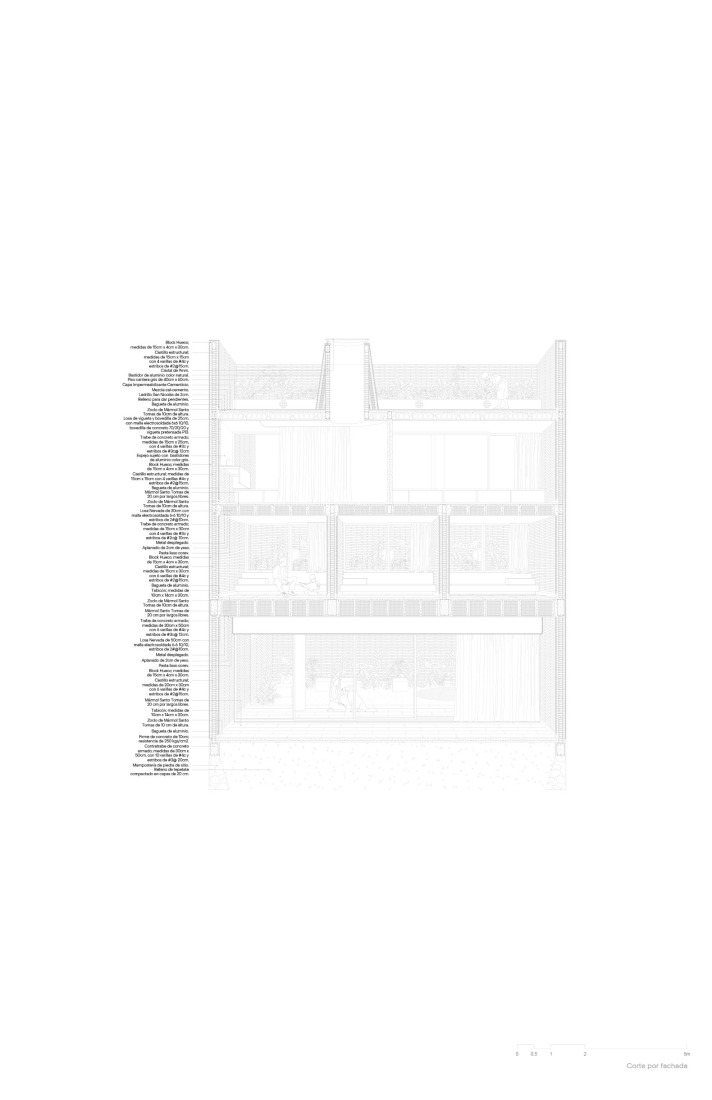 Section. "Casa Refugio" by Taller Segovia Molina. 
