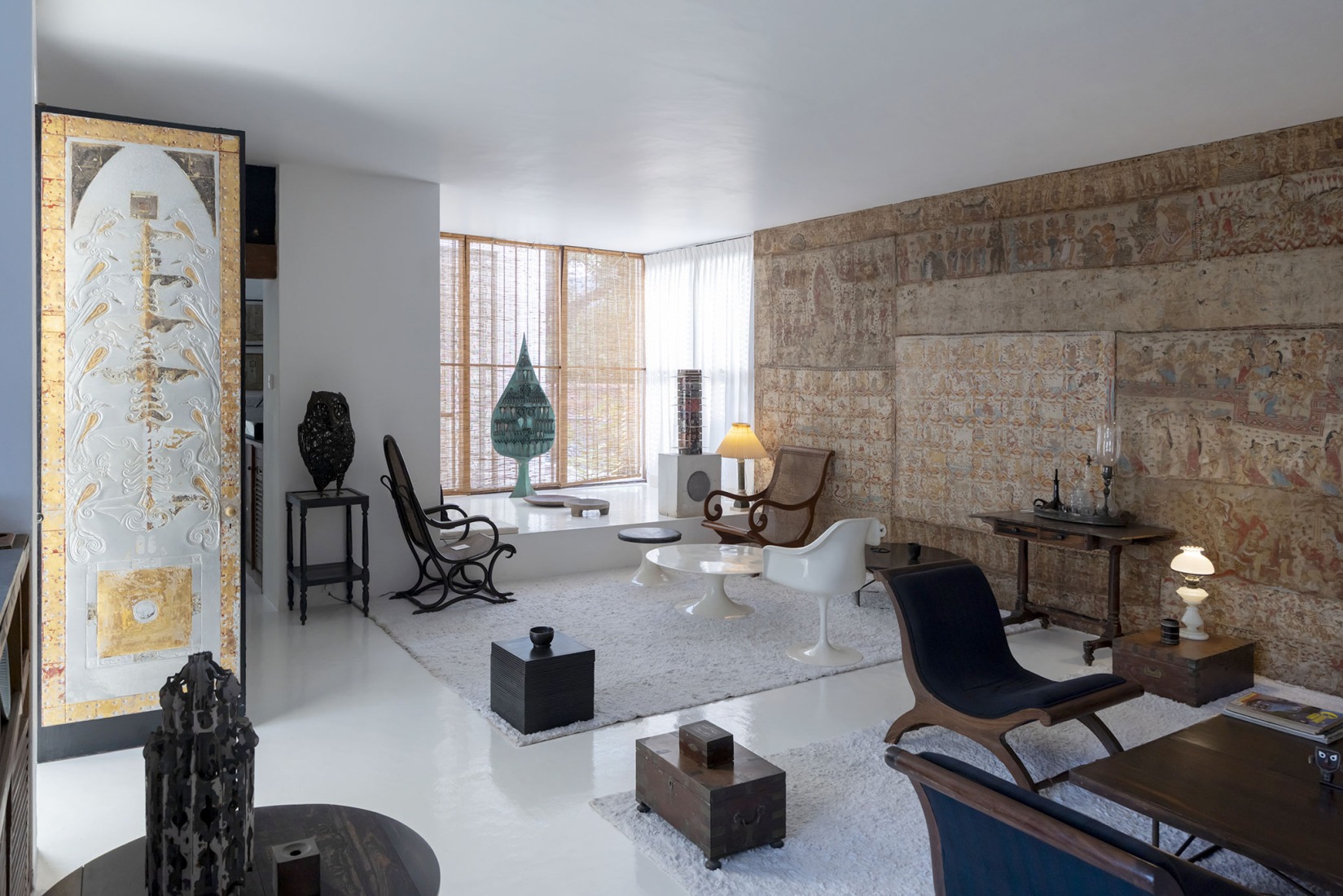 Interior view of guest living room, Number 11 [House for Geoffrey Bawa], Colombo, Sri Lanka. Photograph by Iwan Baan, 2026.