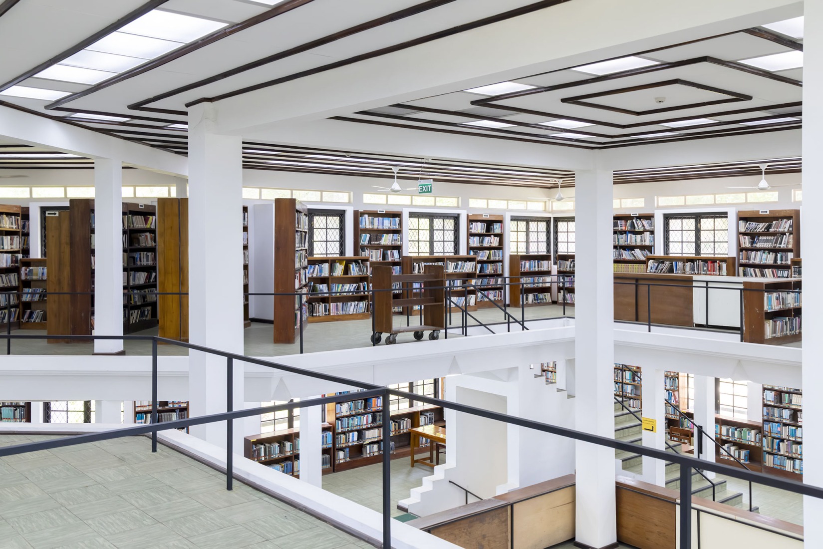 Interior view of the library from upper level, University of Ruhuna, Matara, Sri Lanka. Photograph by Iwan Baan, 2026.