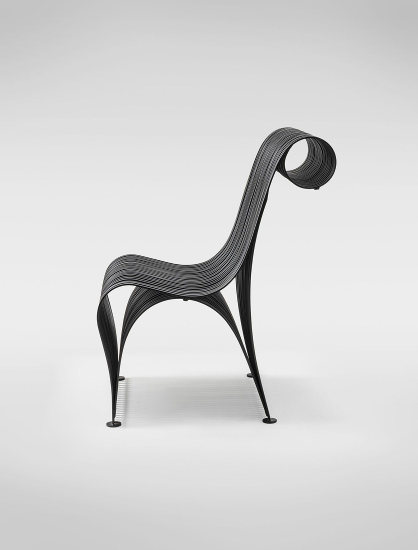 Kandalama Lounge Chair wrought iron coated in black epoxy, c. 1990. Photograph by Andreas Sütterlin, 2026. Courtesy by Geoffrey Bawa and Lunuganga Trusts, all rights reserved / Vitra Design Museum.