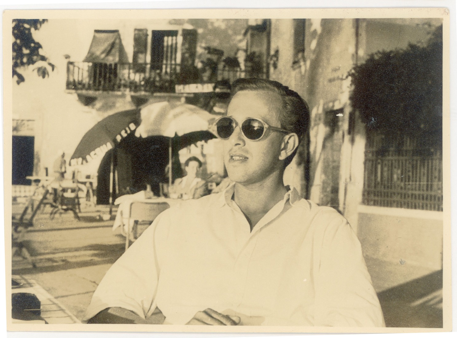 Geoffrey Bawa in Italy, 1945. Courtesy by Geoffrey Bawa and Lunuganga Trusts, all rights reserved / Vitra Design Museum.