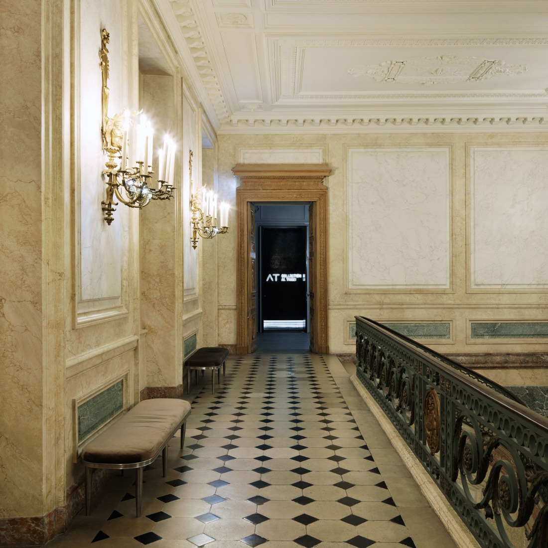 The Al Thani Collection at the Hôtel de la Marine. Photograph by Takuji Shimmura.