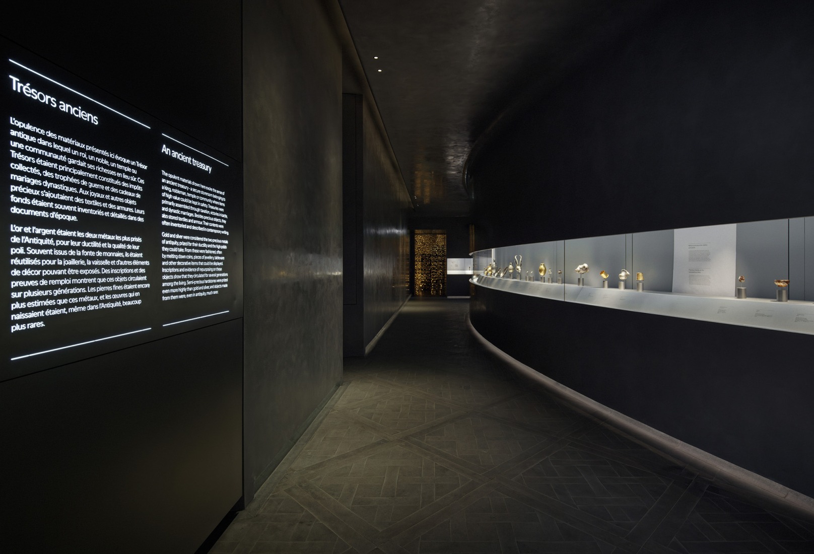 The Al Thani Collection at the Hôtel de la Marine. Photograph by Takuji Shimmura.