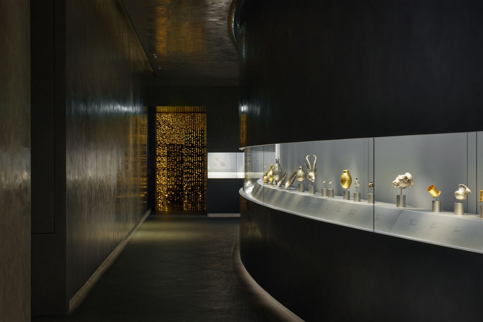 The Al Thani Collection at the Hôtel de la Marine. Photograph by Takuji Shimmura.
